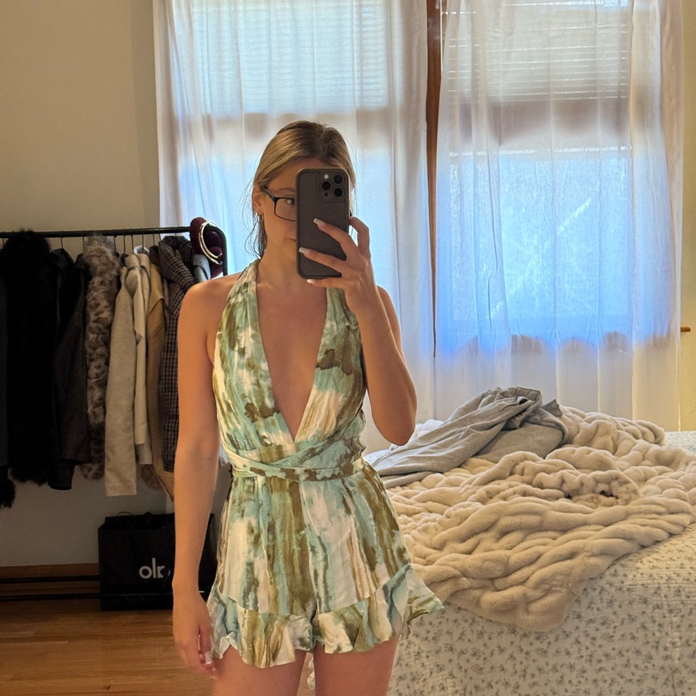 ROMPER - Picture 1 of 3